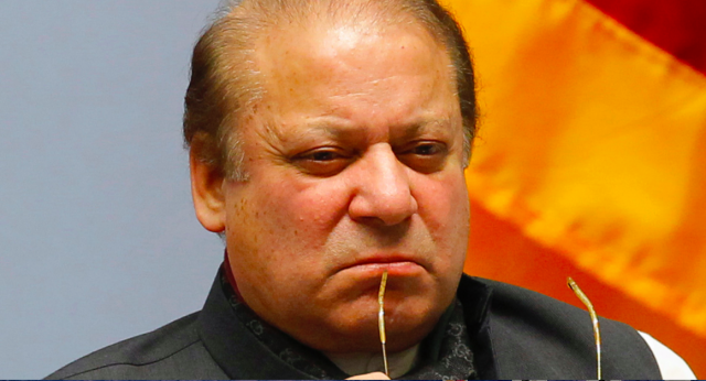 image_nawazsharif_specsinhand