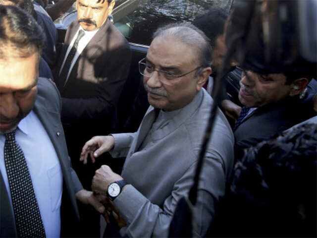 pakistan-to-ban-ex-president-zardari-his-sister-from-travelling-abroad