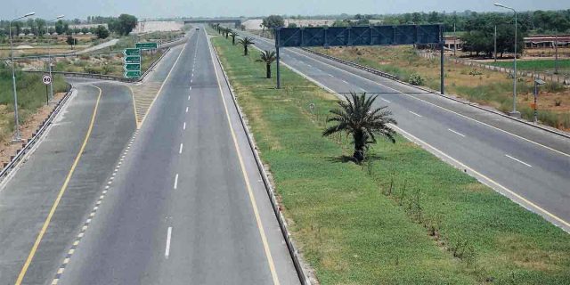 Commercial vehicles without M-tags will be barred from the motorway motorway