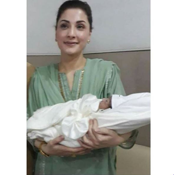 Maryam Nawaz’s photo with granddaughter is melting hearts granddaughter