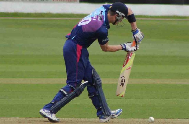 Pakistan get in the groove as Denly makes a hundred groove