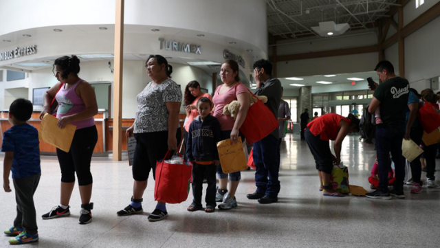 700-separated-children-still-in-us-custody-after-deadline