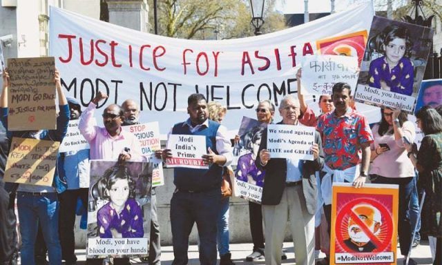 after-shamed-at-home-modi-welcomed-by-protests-in-london