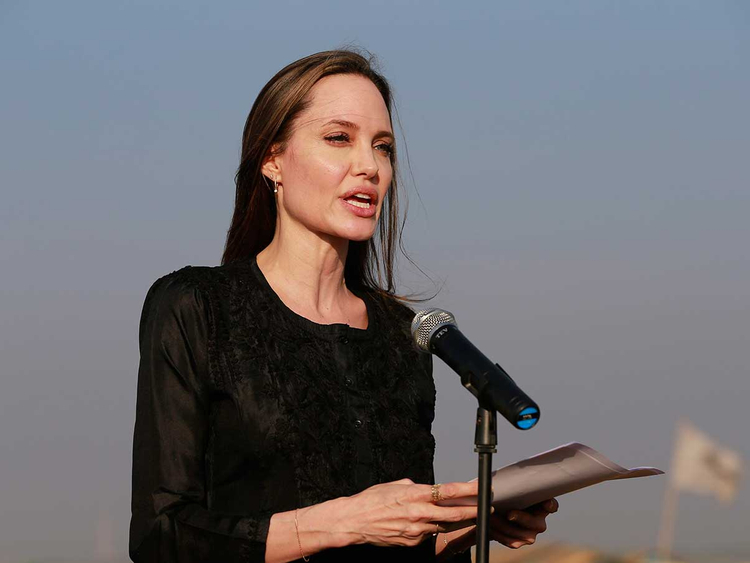 Angelina Jolie floods Pakistan