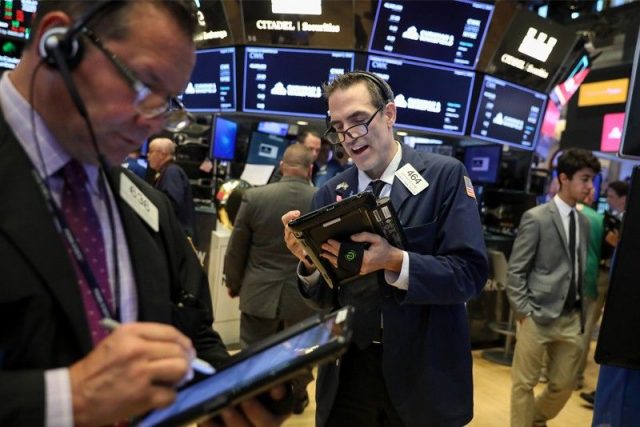 asian-markets-mixed-as-trade-row-rumbles-political-crisis-brews