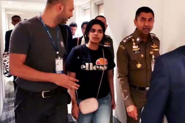 canada-takes-in-saudi-teen-asylum-seeker
