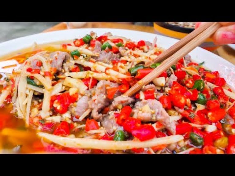 CHINA | SPICY & INCREDIBLE STREET FOOD ADVENTURE!