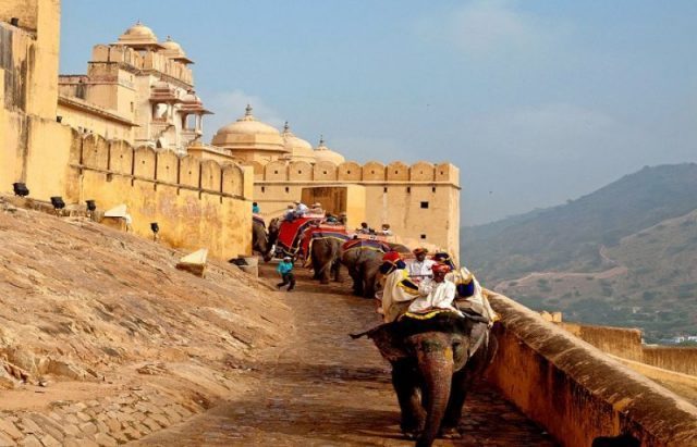 india-asks-pakistani-nationals-in-rajasthan-to-leave-within-48-hours