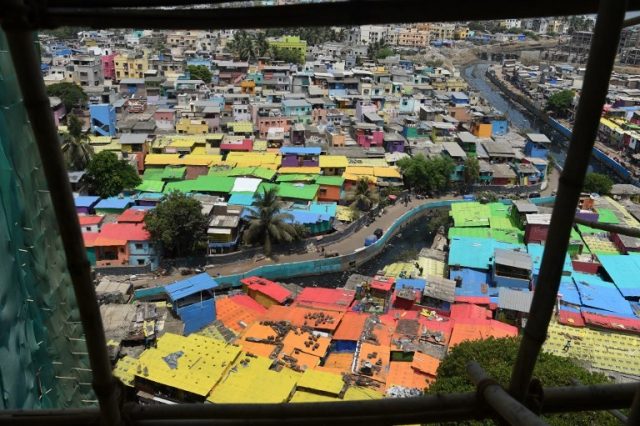 it-looks-like-new-mumbai-slums-get-colourful-makeover