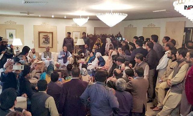 nawaz-unhappy-with-the-surrender-at-faizabad