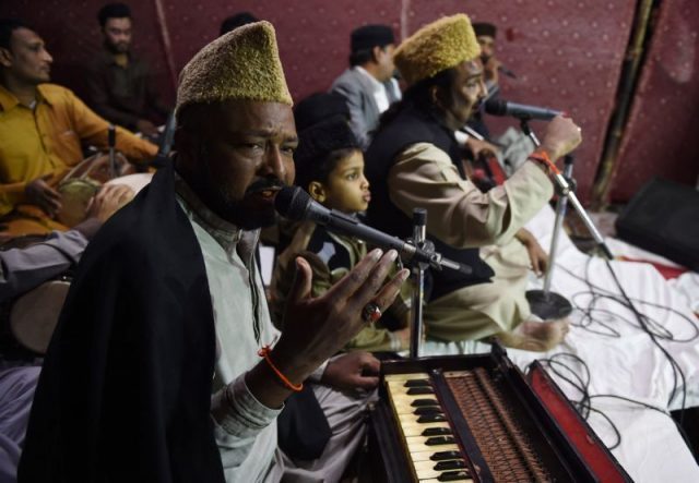 pakistans-qawwali-music-in-decline-after-singers-death