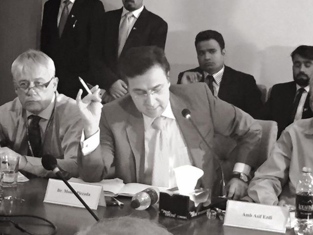 panama-crisis-government-by-threats-bluffs-and-lies