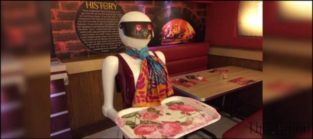 robots-replace-humans-in-multan-restaurant