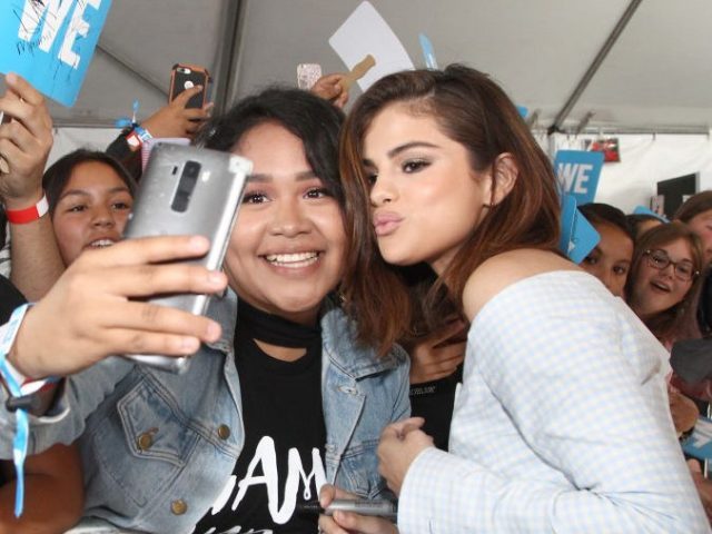 Selena Gomez earns 3.5 million dollars per picture on Instagram - Global  Village Space
