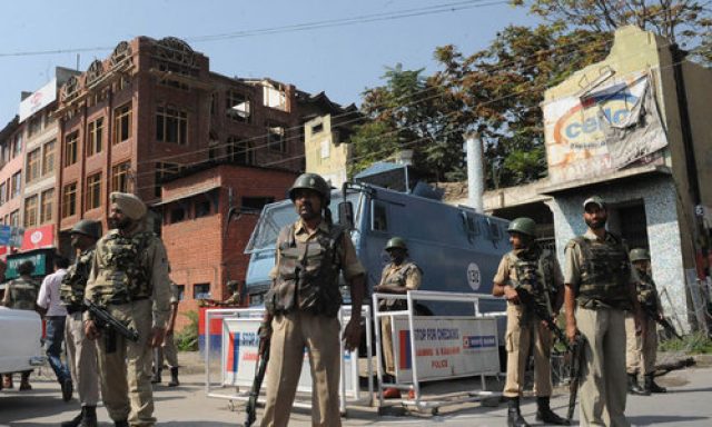social-media-banned-in-kashmir-indian-desperation-to-stop-protests