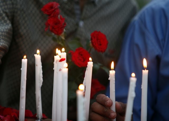 sri-lanka-observes-nationwide-three-minute-silence-for-bomb-victims