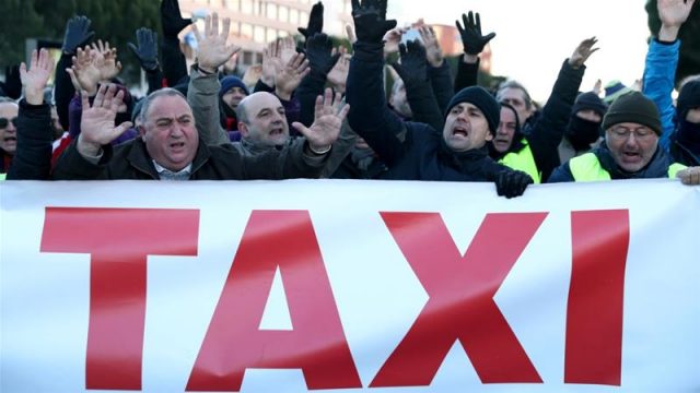 taxi-driver-badly-hurt-in-spains-anti-uber-strike