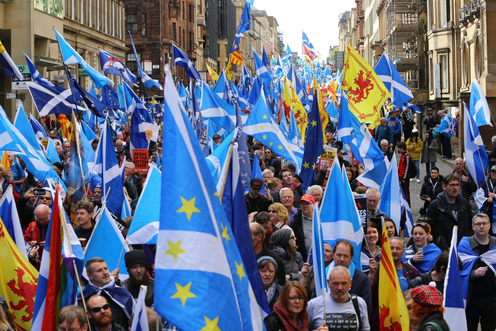 Tens of thousands march for Scottish independence - Global Village Space