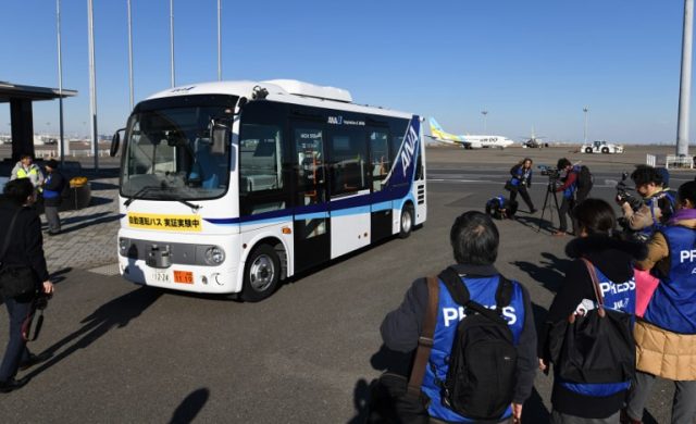 tokyo-airport-tests-driverless-bus-to-shuttle-visitors