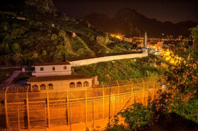 violence-as-600-migrants-storm-morocco-spain-border-fence