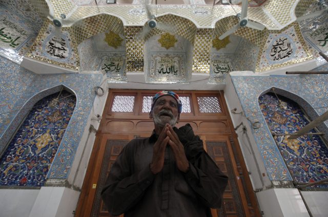who-are-the-sufis-and-why-does-isis-see-them-as-threatening