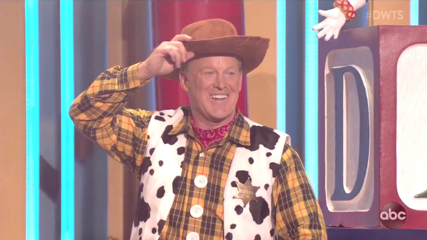 Sean Spicer Goes Whole Woody From ‘Toy Story’ in Bizarre DWTS Functionality – The Everyday Beast