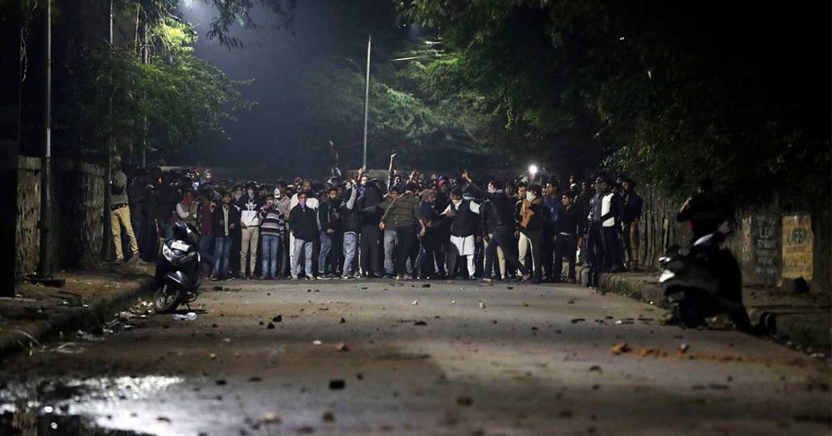 Delhi Cop Suspended for Assaulting Worshippers During Jumma Namaz