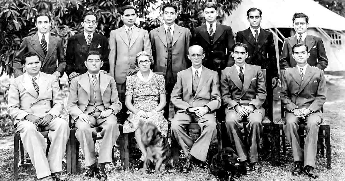 Pakistan Politicized Civil Services