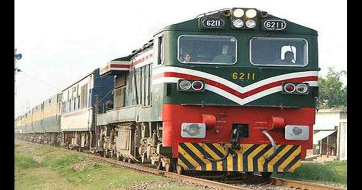 Pakistan railways partially resumes train service
