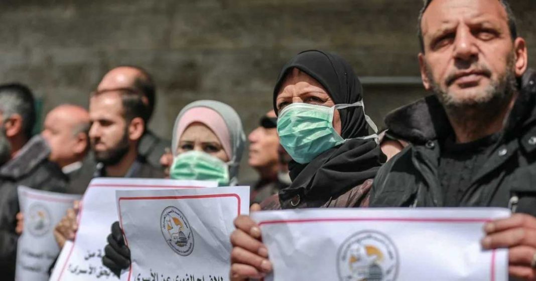 Palestinians stranded