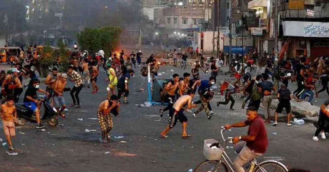 Two Iraq protesters death