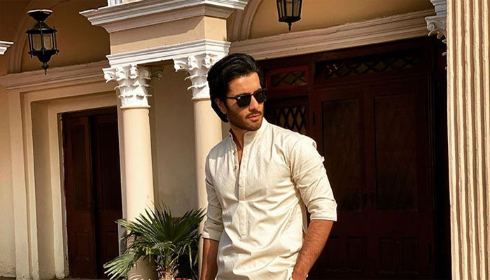 Humaima Malick Compares Feroze Khan to Amitabh Bachchan, Sparks Laughter