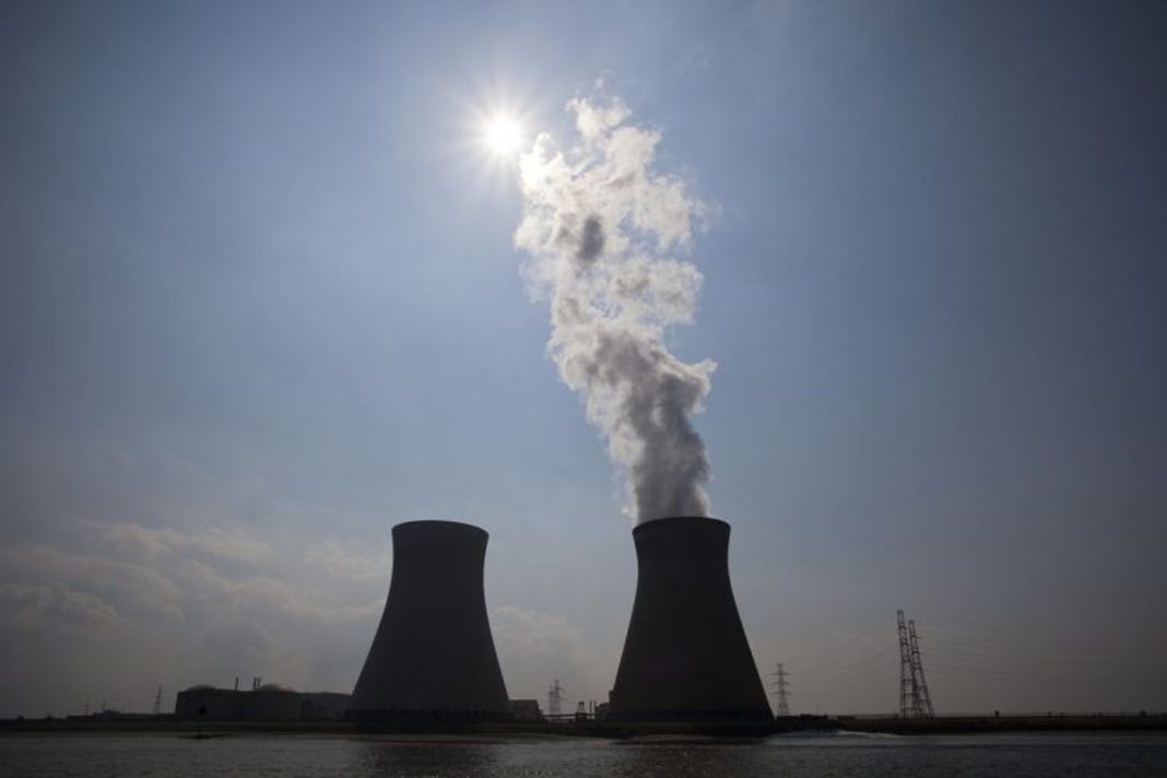 China Surges Ahead of US in Nuclear Reactor Development