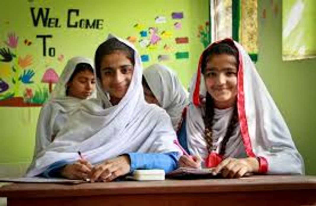 Pakistan Scores Low on 2023 District Education Performance Index