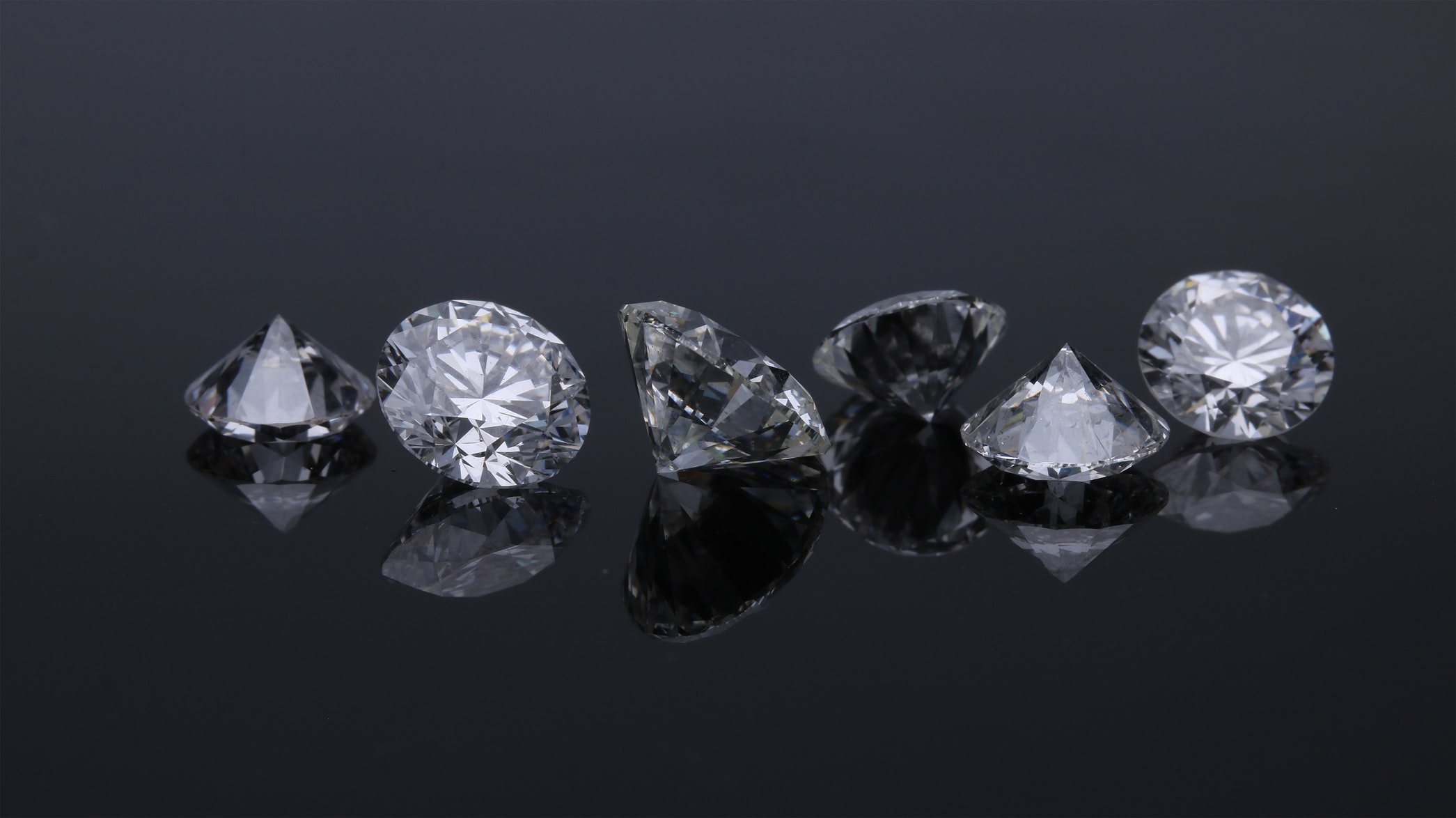 Natural Diamonds versus Lab-Created Diamonds: Grasping the Distinctions