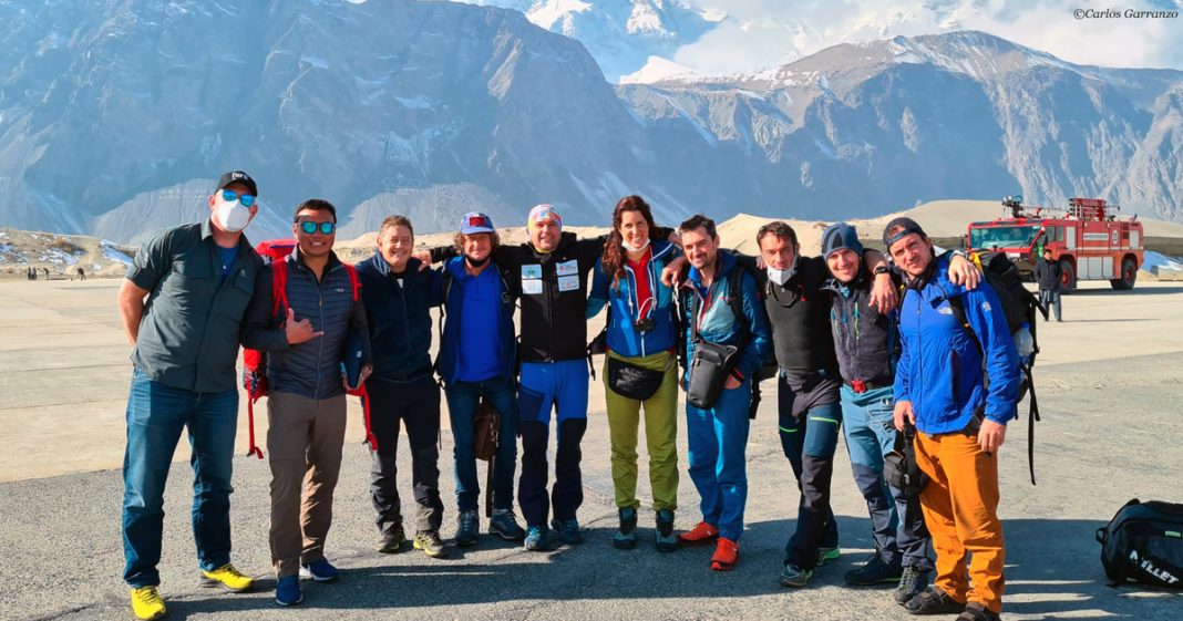 international climbers K2 summit