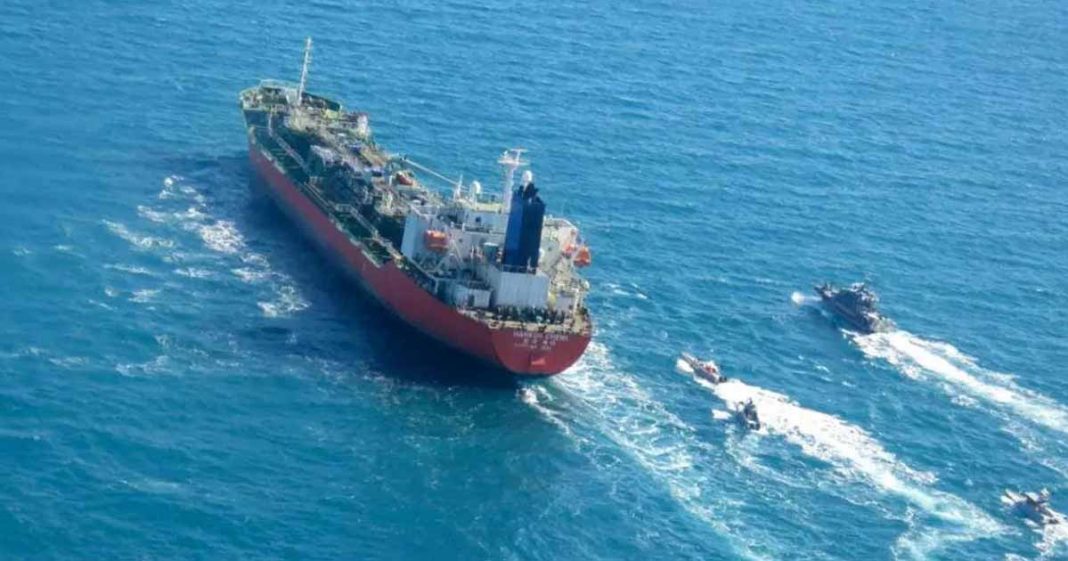 Guards seize Korean tanker
