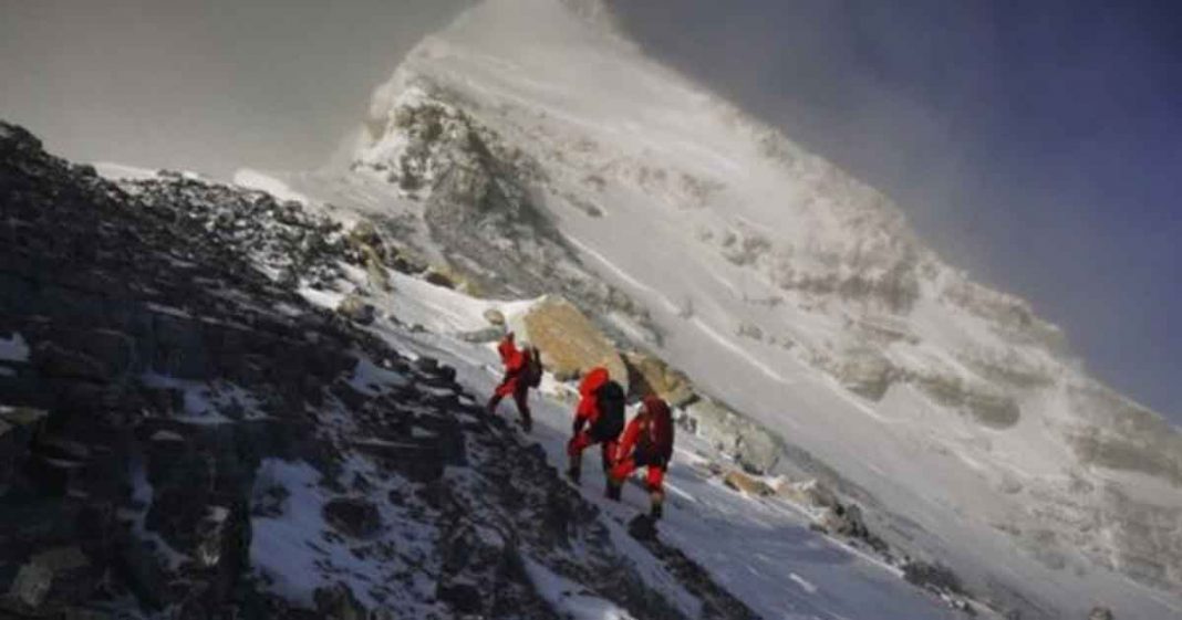 India faking Everest summit
