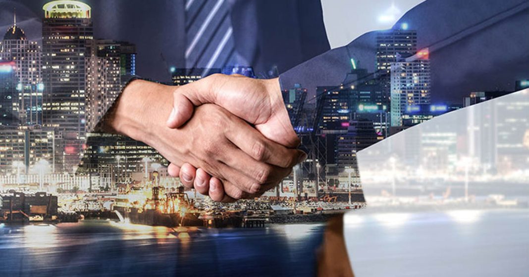 Real Estate Brokers Pakistan (see two people shaking hands)