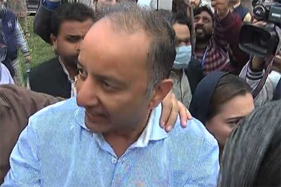 PML-N leaders and PTI supporters