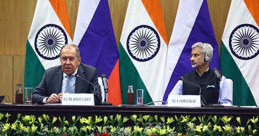 India Russia discuss defense