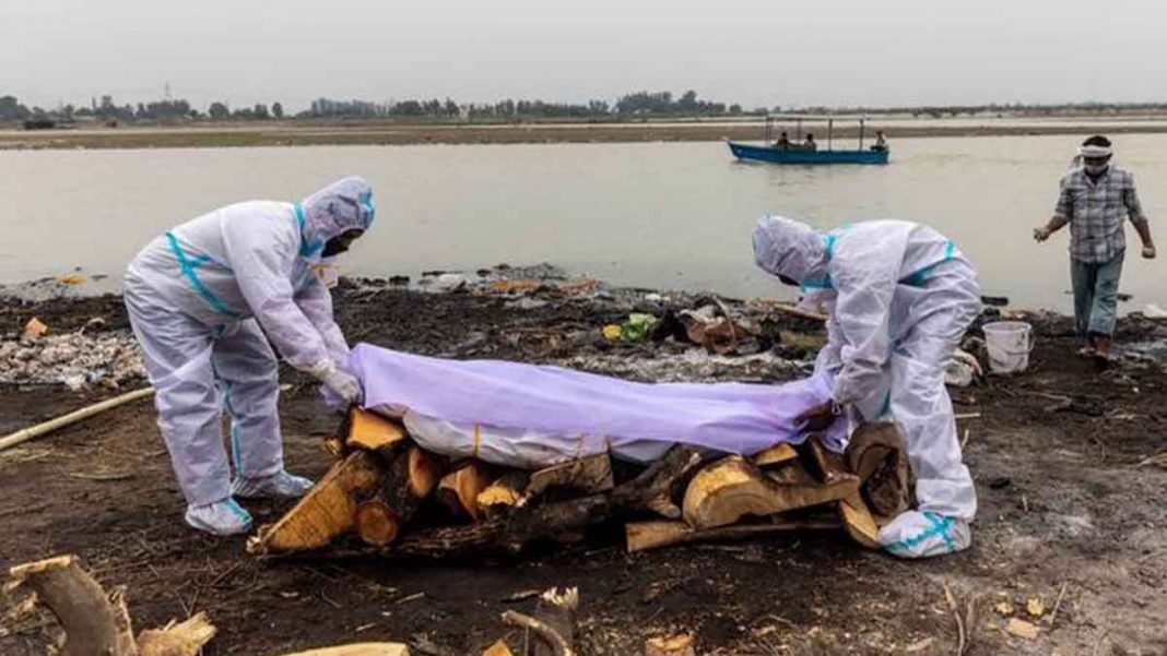 Covid-19 corpses in Ganges river
