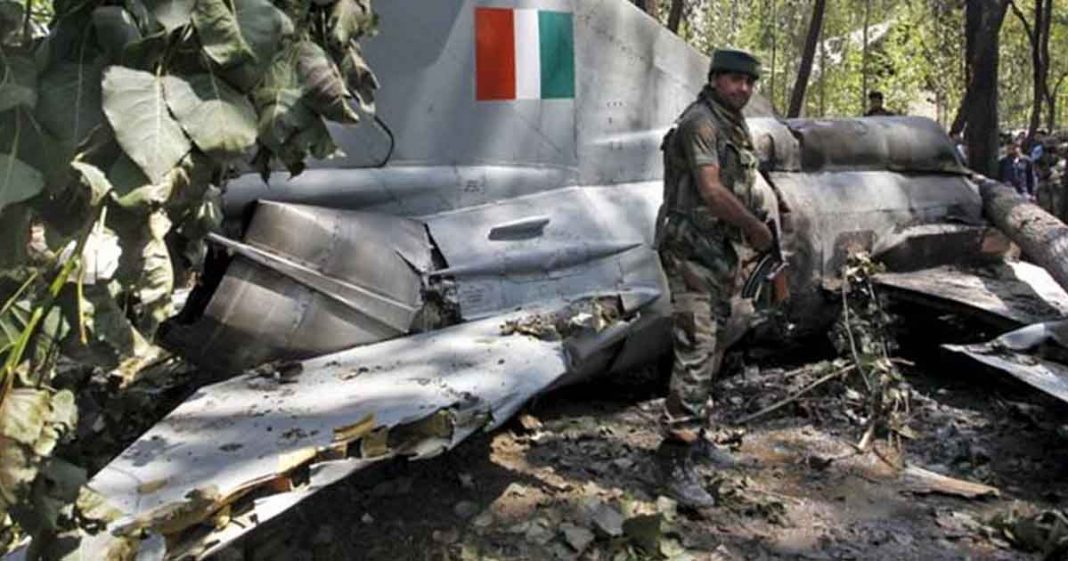 Pilot killed in plane crash