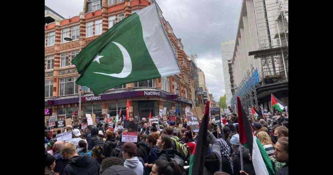 Palestinian girl Pakistan