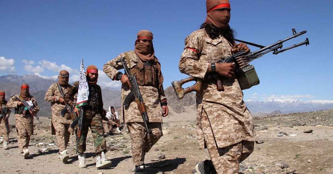 Taliban capture Pakistan border