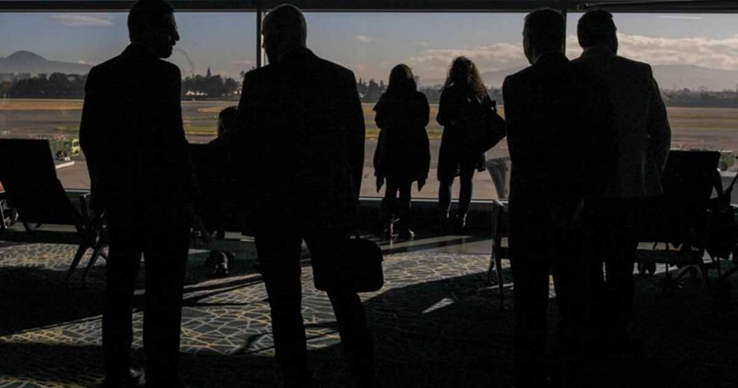 Pakistan violating air deal