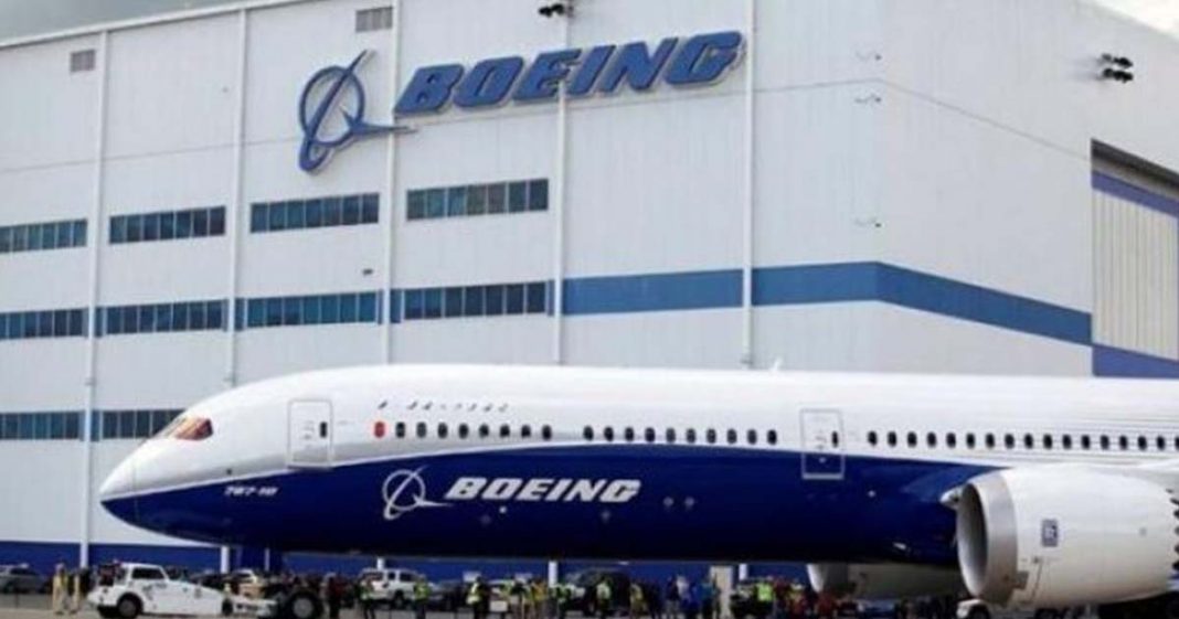 Boeing cargo emergency landing