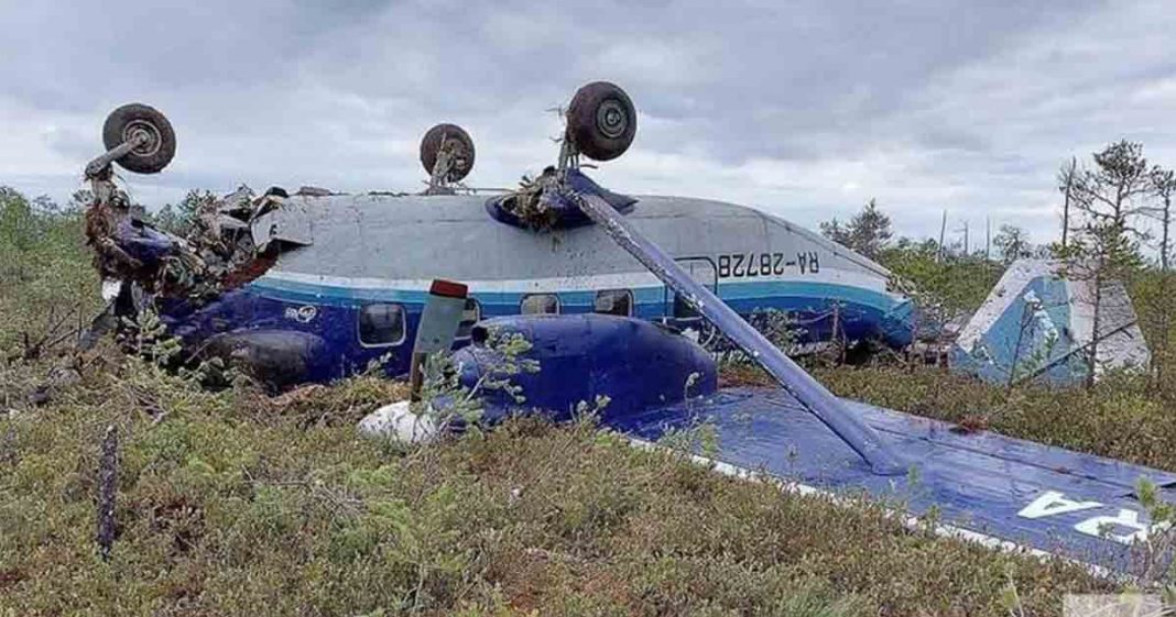 Russian passengers plane survive