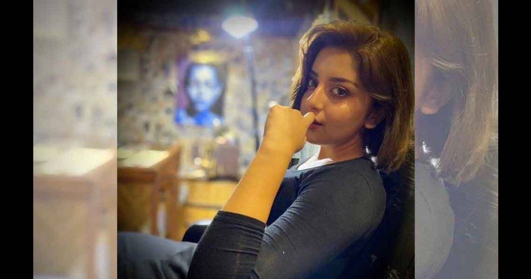 Alizey Shah dressing