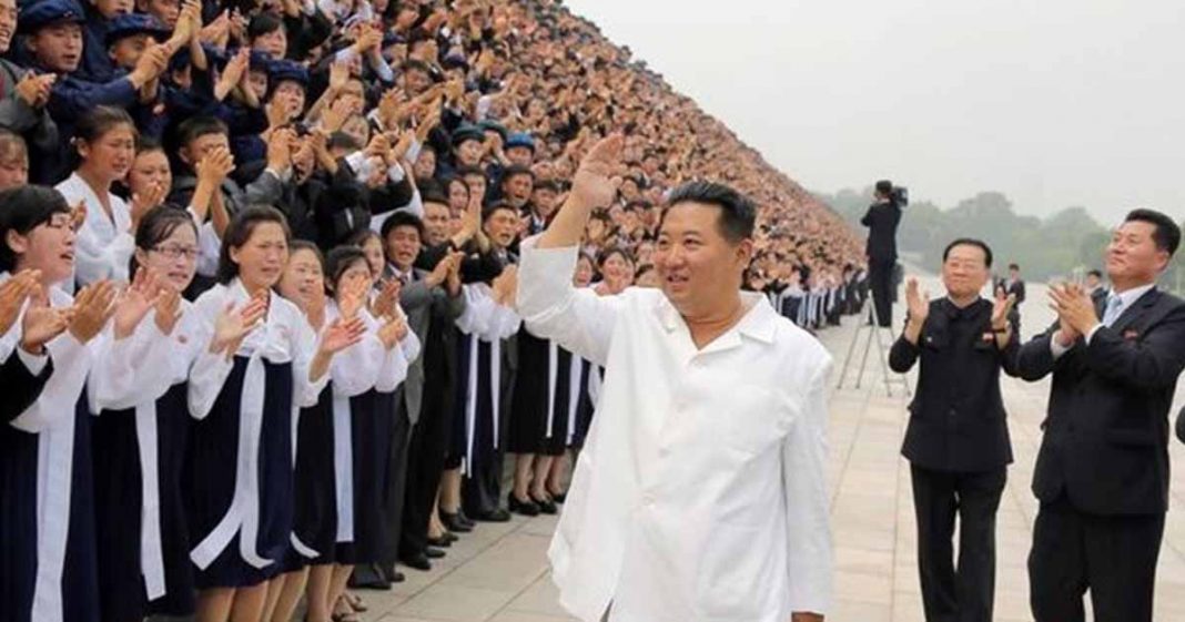 Kim praises young volunteers